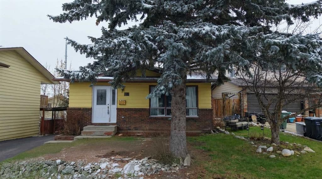 Recently sold home in Coach Hill