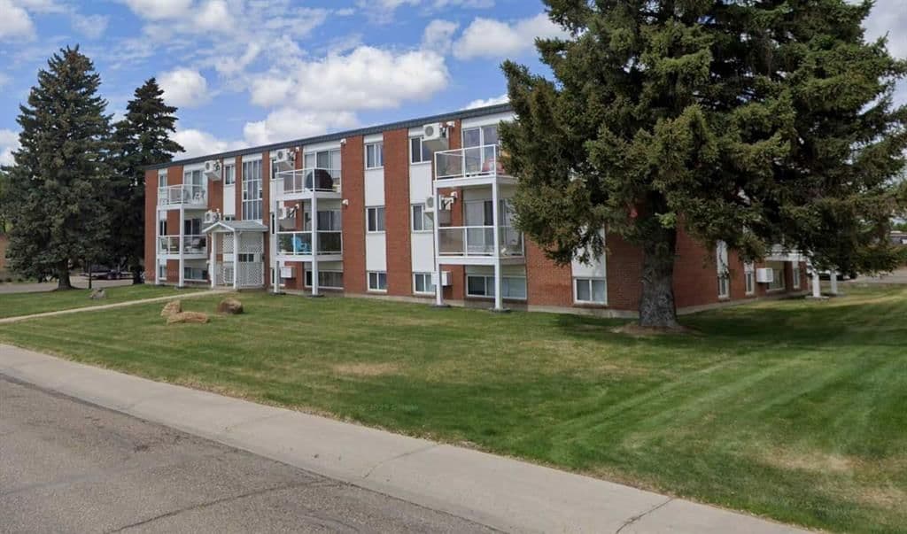 Recently sold home in Northwest Crescent Heights