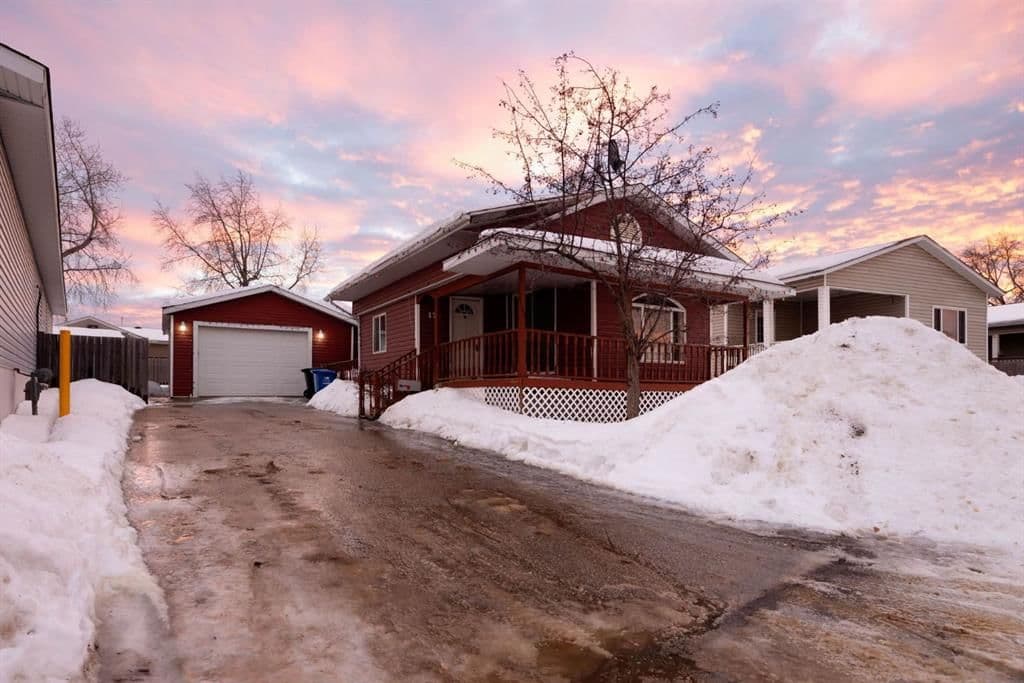 Recently sold home in Gregoire Park