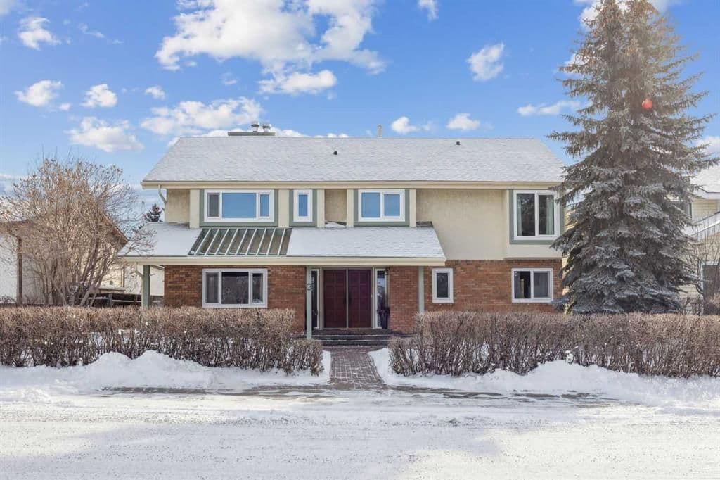 Recently sold home in Glenbow