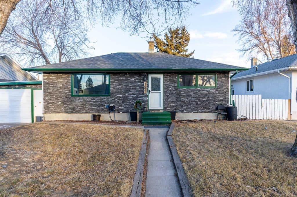 Recently sold home in Northwest Crescent Heights