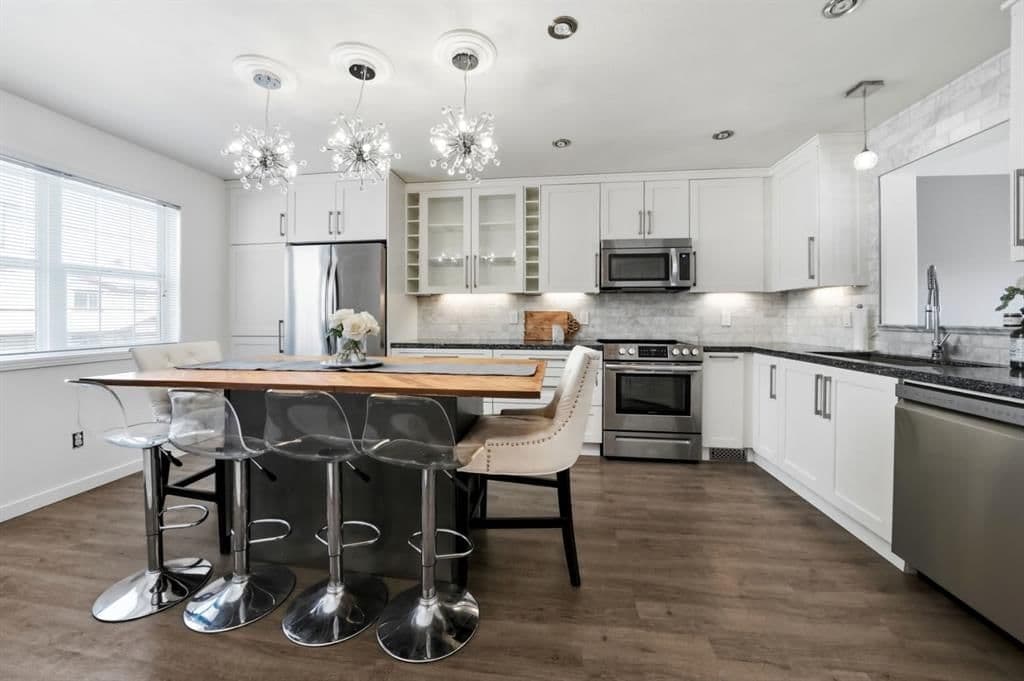 Recently sold home in Riverside Meadows