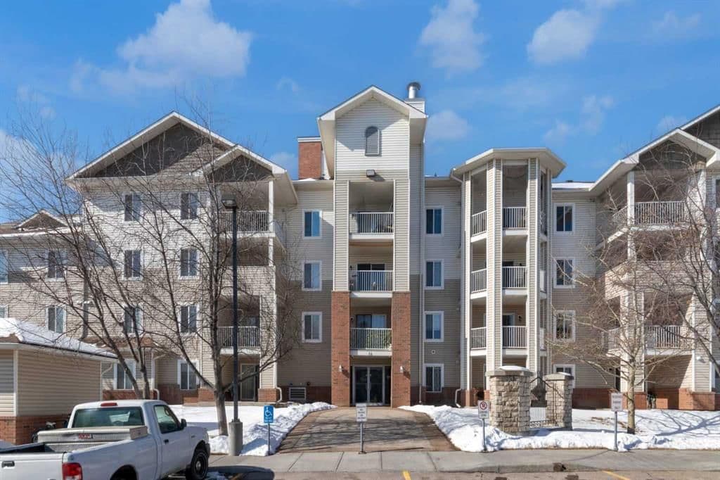 Recently sold home in Country Hills Village