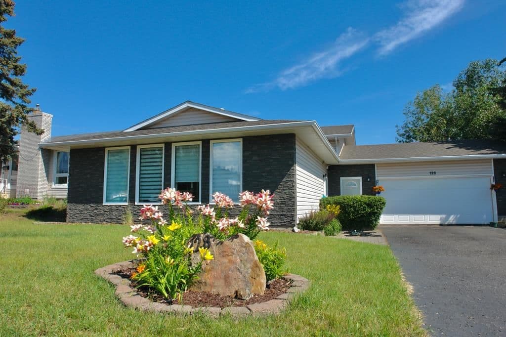 Recently sold home in Thickwood