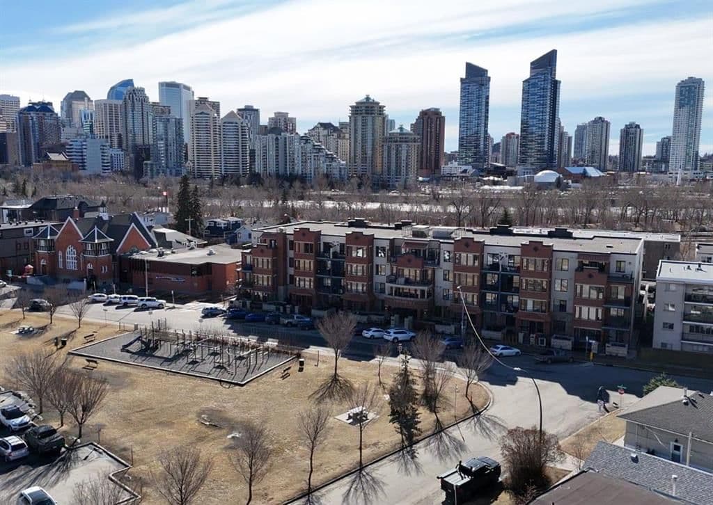 Recently sold home in Hillhurst