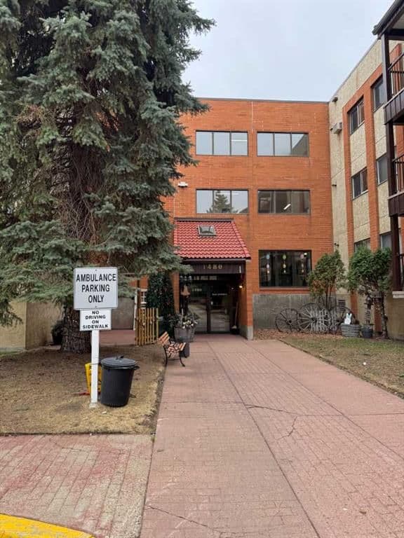 Recently sold home in Southview-Park Meadows