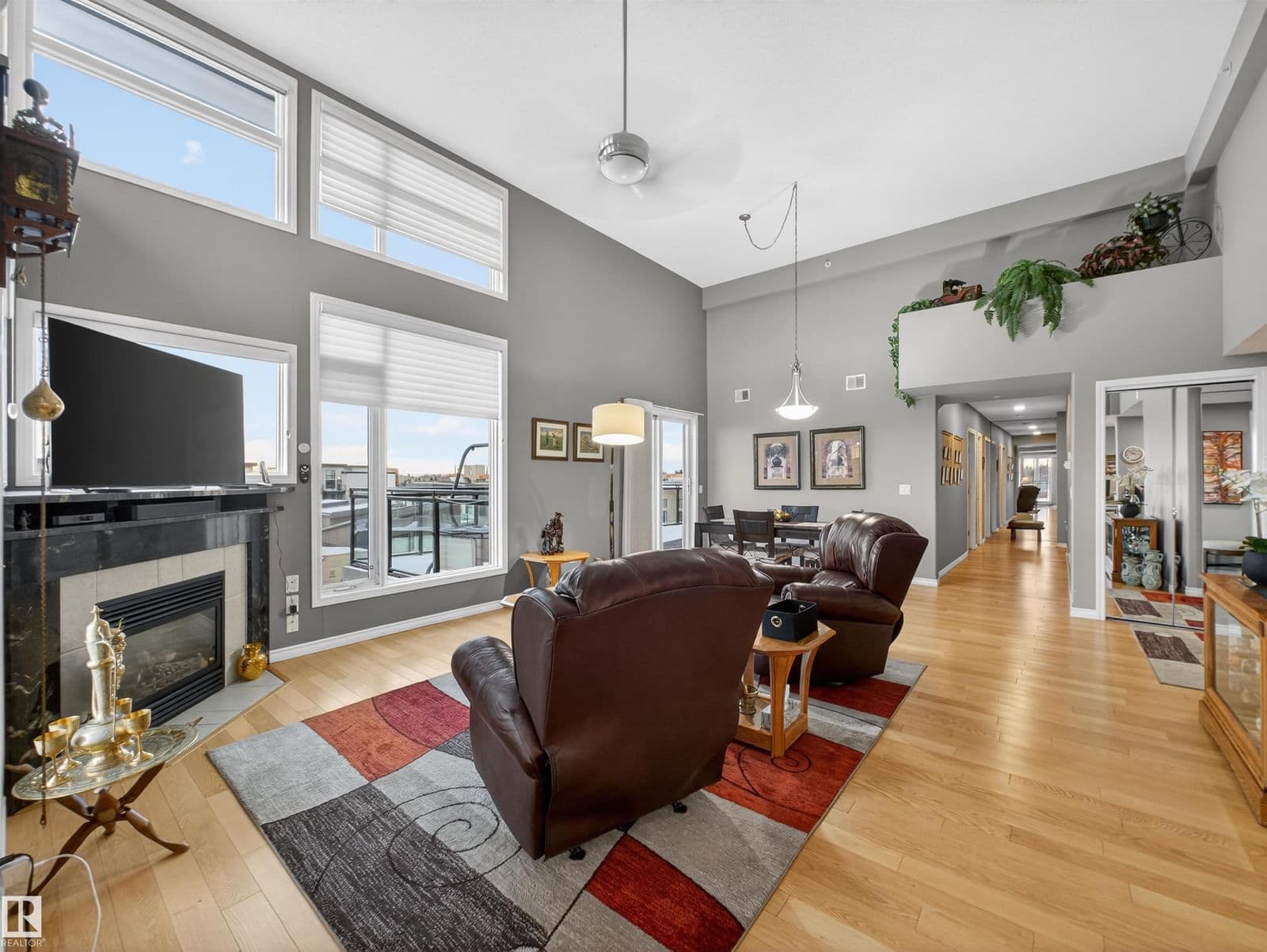 Recently sold home in Centre In The Park