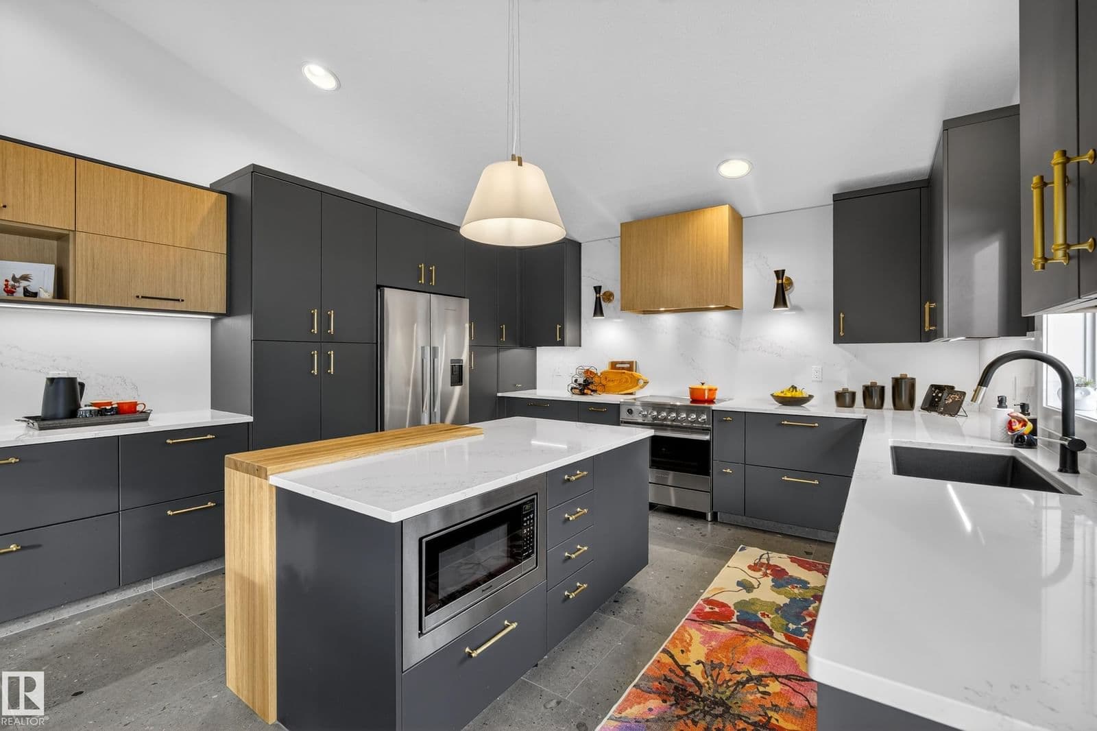 Recently sold home in Heritage Hills