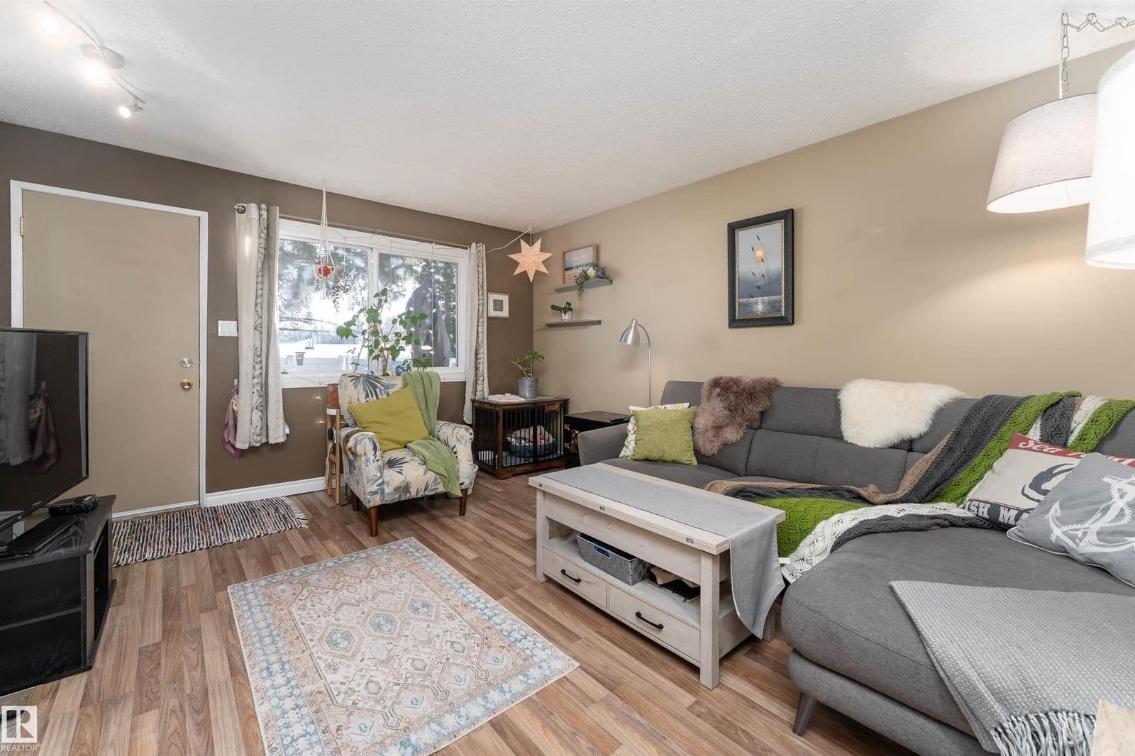 Recently sold home in Sakaw