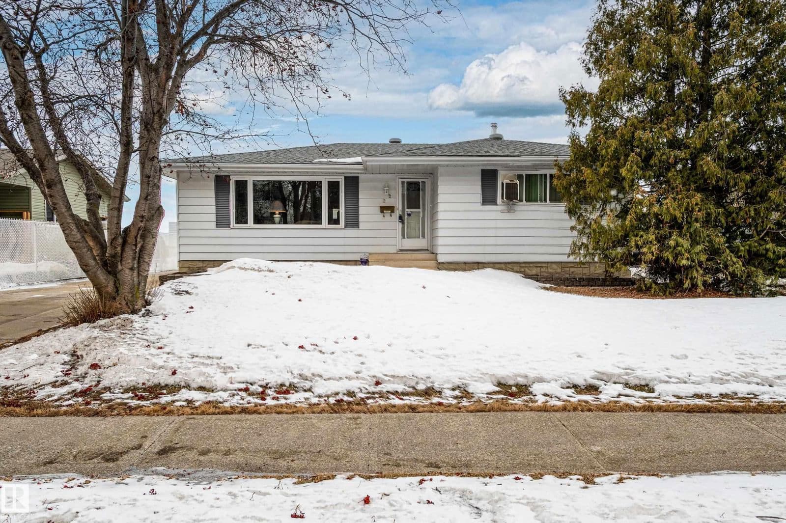 Recently sold home in Forest Lawn (St. Albert)