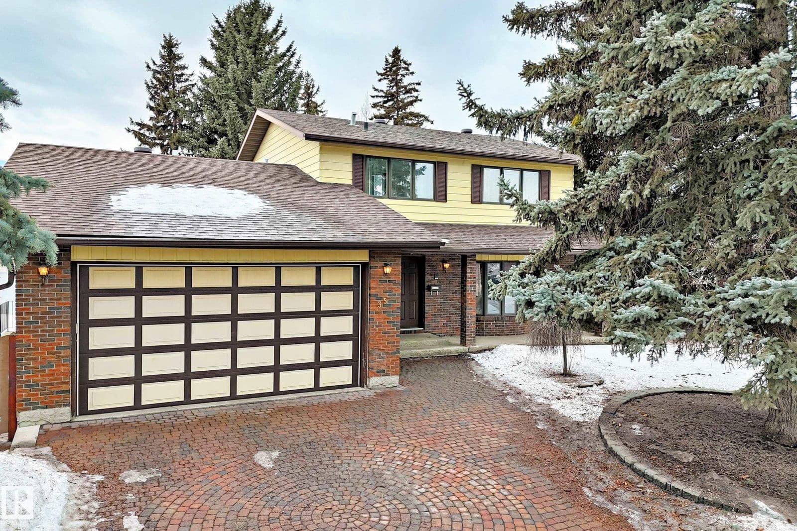 Recently sold home in Lacombe Park